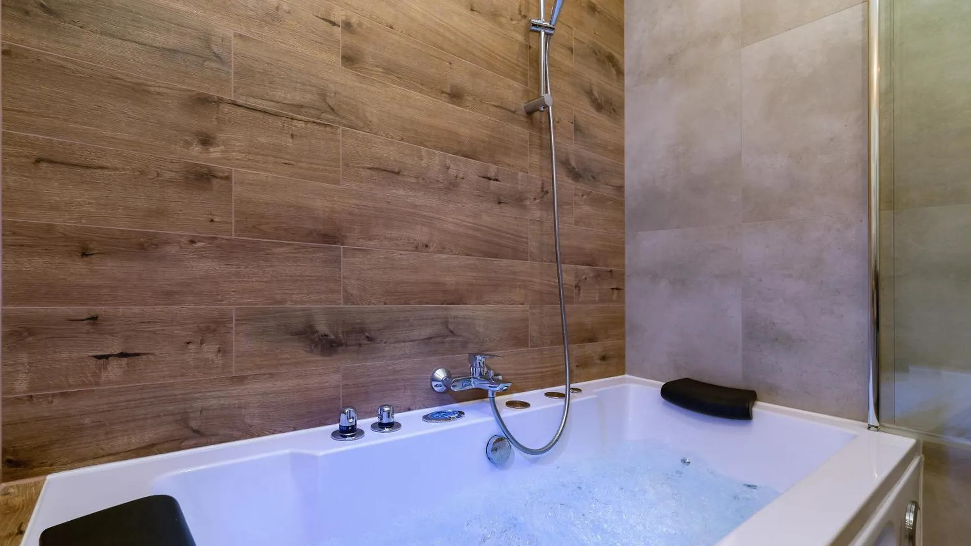Luxurious Apartment Rakowicka Krakow By Renters Prestige